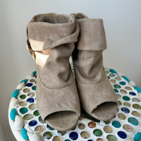 ALDO shoes, Beige, 38 US - Picture 2 of 3